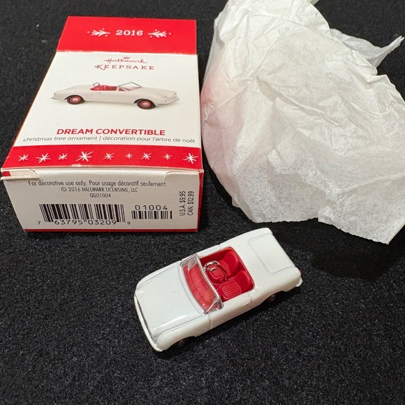 2016 Hallmark Keepsake Miniature Dream Convertible NOS - Picture 4 of 5